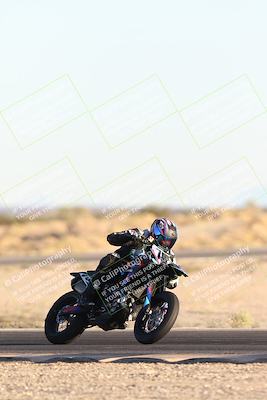 media/Dec-07-2025-CVMA (Sun) [[3e7d2de5dc]]/Race 18-Formula Twins-Formula 40 UL/